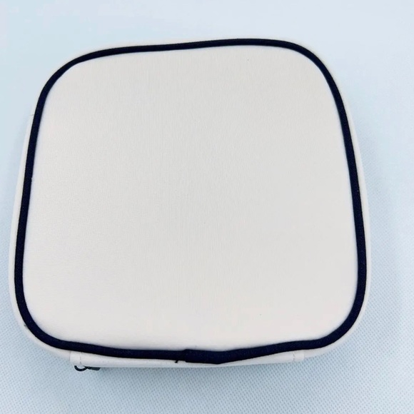 Authentic Chanel Beauty Les Beiges Makeup Bag new in box great gift 🎁 - Picture 7 of 12